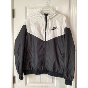 NIKE Sportswear Windrunner Jacket Women's L Black/White Windbreaker